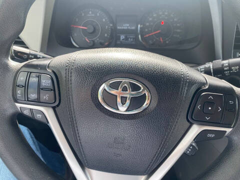 2017 Toyota Sienna LE 7-Passenger