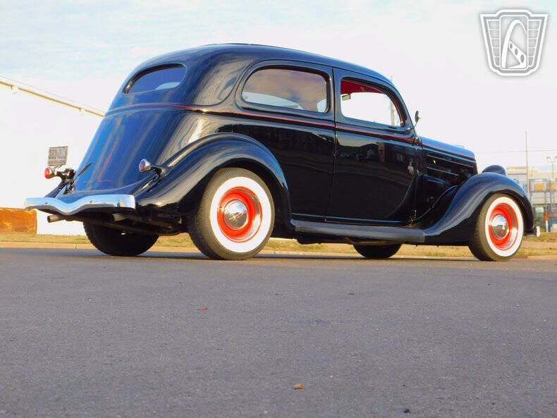 1935 Ford Tudor