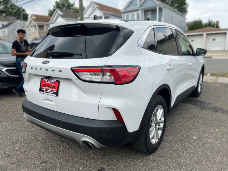 2022 Ford Escape SE
