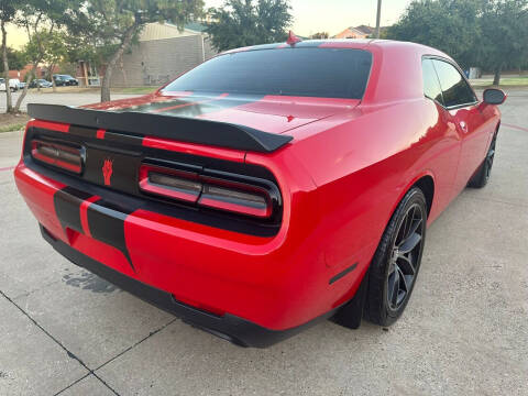 2015 Dodge Challenger R/T Scat Pack Shaker