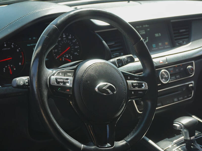 2017 Kia Cadenza Limited