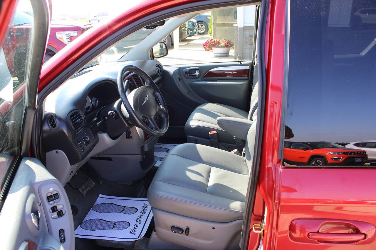 2005 Chrysler Town and Country for sale at Cresco Motor Company in Cresco, IA