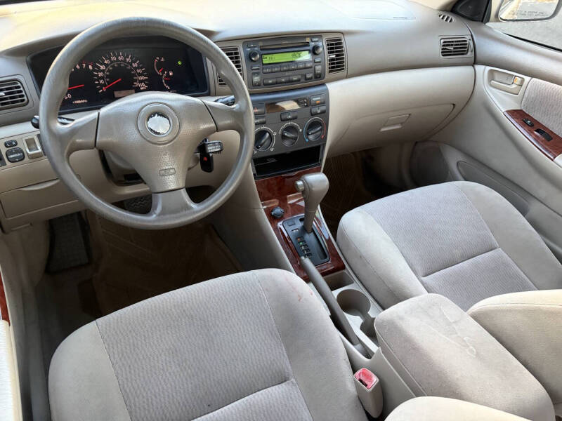 2005 Toyota Corolla LE
