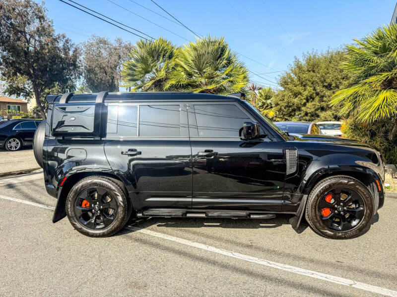 2023 Land Rover Defender 110 SE