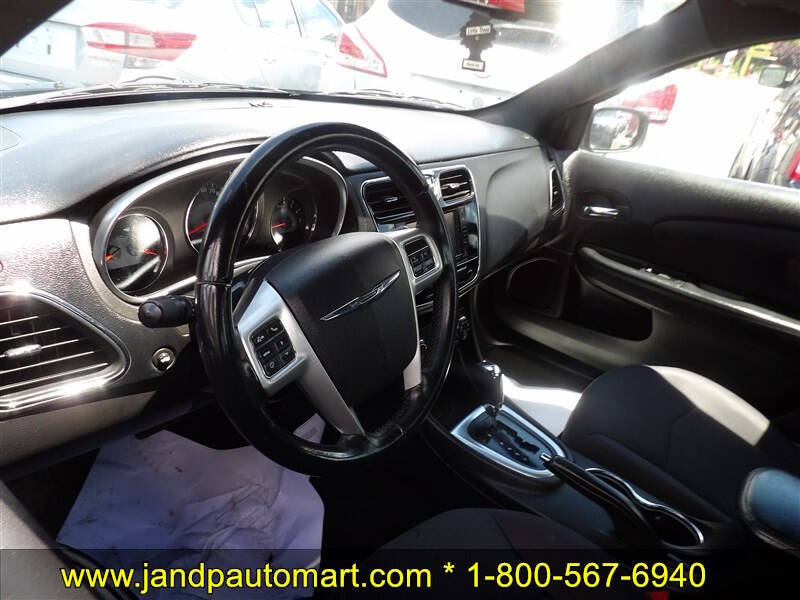 2012 Chrysler 200 Touring