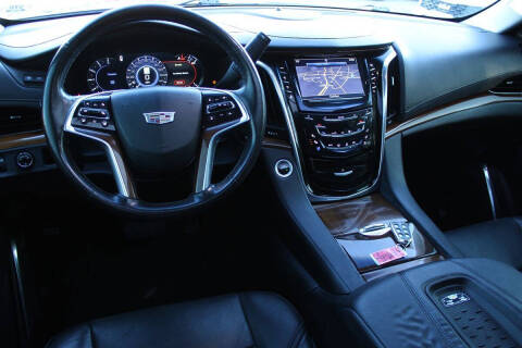 2017 Cadillac Escalade Luxury