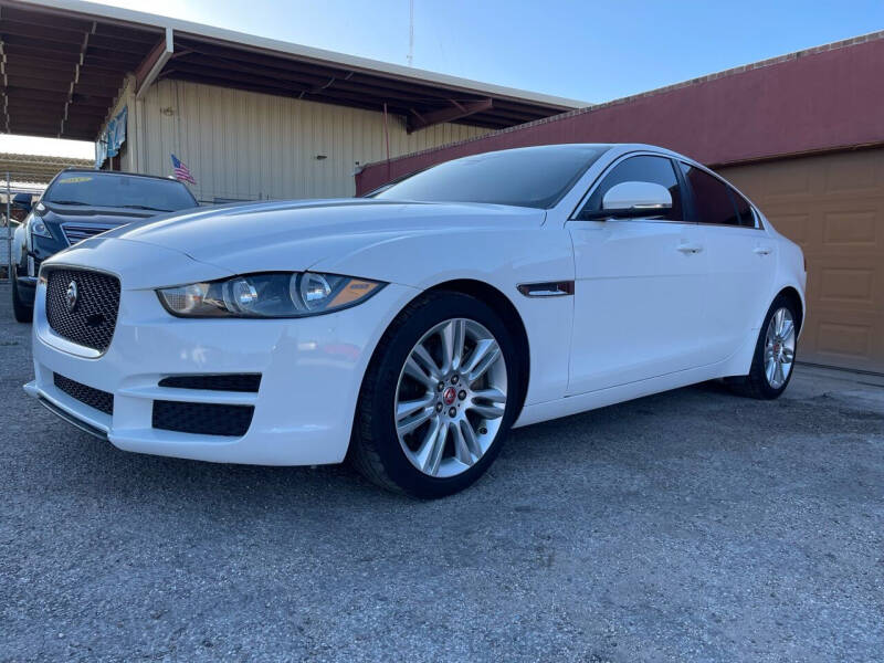 2019 Jaguar XE Base photo 30