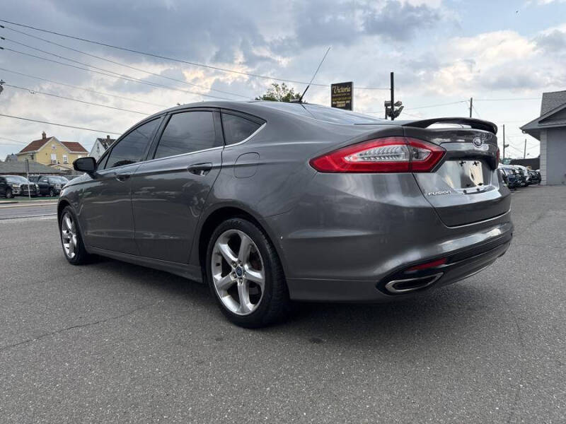 2014 Ford Fusion SE