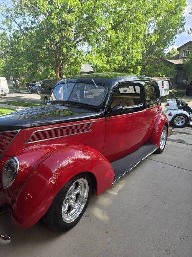 1937 Ford Tudor
