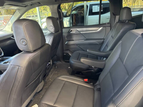 2024 GMC Acadia Elevation