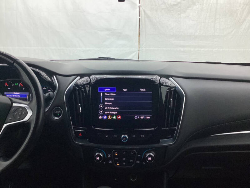 2022 Chevrolet Traverse LT Cloth