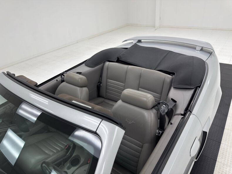 2002 Ford Mustang GT Deluxe