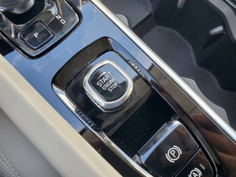 2026 Volvo XC60 B5 Ultra