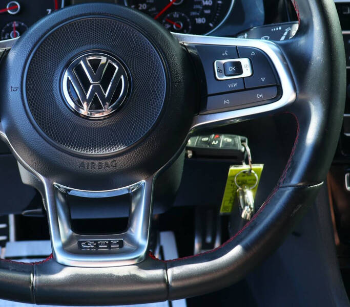 2019 Volkswagen Golf GTI S