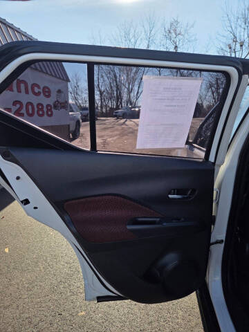 2021 Nissan Kicks SR