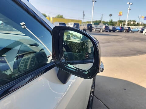 2025 Volvo XC60 B5 Plus Dark Theme