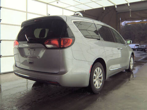 2017 Chrysler Pacifica Touring Plus