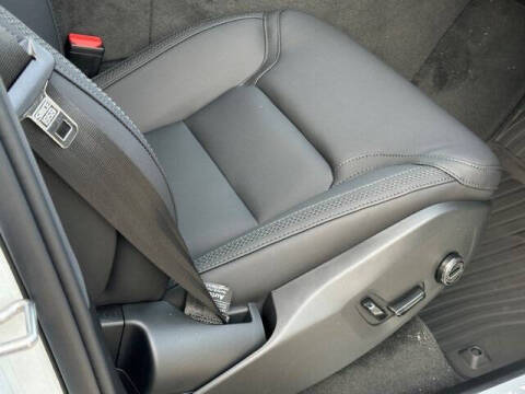 2025 Volvo XC90 T8 Plus Bright Theme 7P