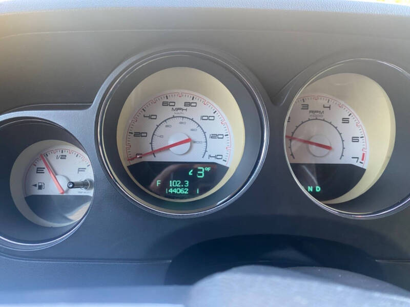 2011 Dodge Challenger SE