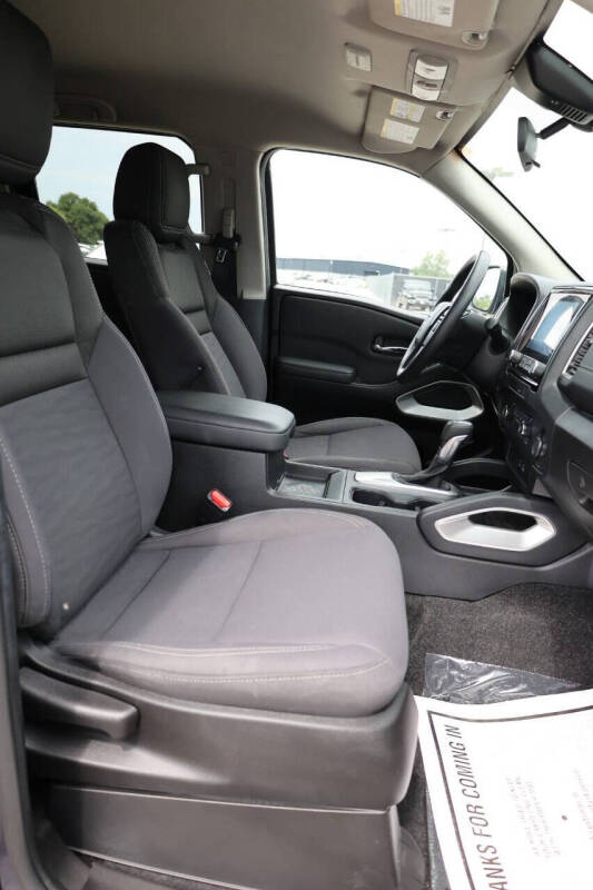 2022 Nissan Frontier SV