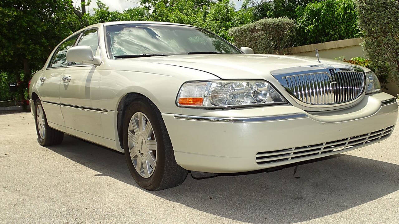 2004 Lincoln Town Car 6