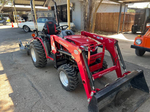 2022 Mahindra 26XLT