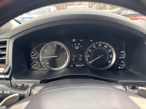 2021 Lexus LX 570 Three-Row