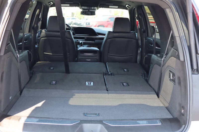 2023 Cadillac Escalade Luxury