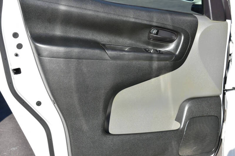 2017 Nissan NV200 SV