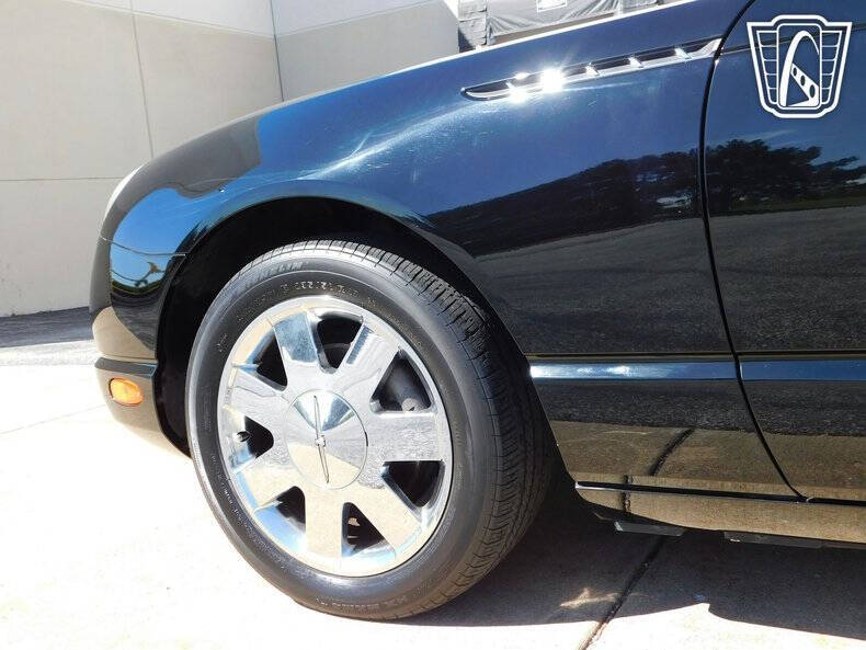 2002 Ford Thunderbird Deluxe