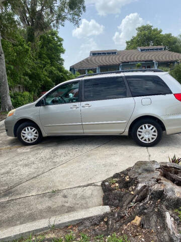 2010 Toyota Sienna LE 7-Passenger
