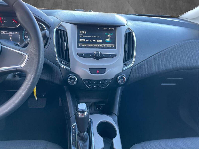 2018 Chevrolet Cruze LS Auto