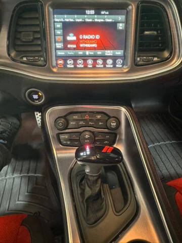 2018 Dodge Challenger 392 HEMI Scat Pack Shaker