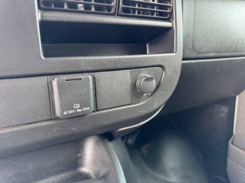 2023 Chevrolet Express 2500