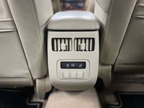 2011 Cadillac DTS Platinum Collection