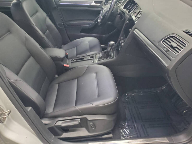 2017 Volkswagen e-Golf SEL Premium
