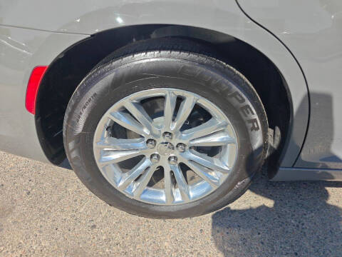 2019 Chrysler 300 Touring L