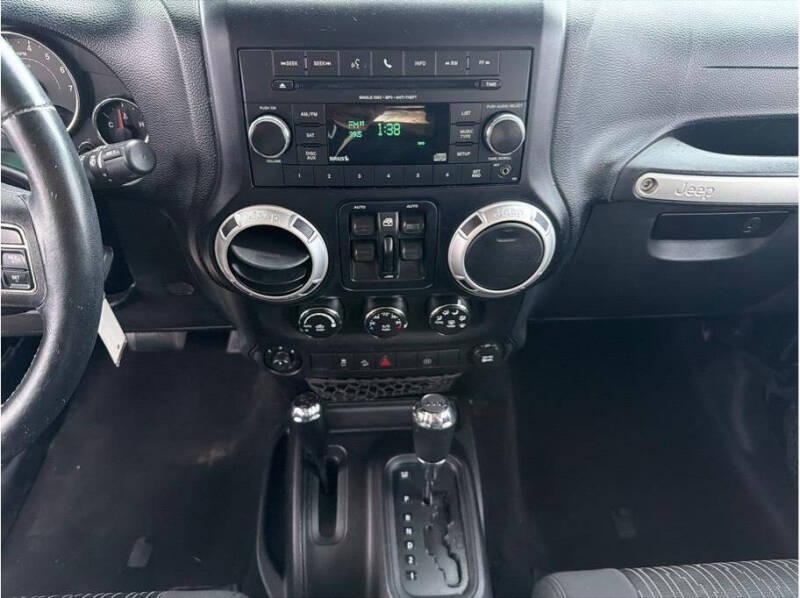 2011 Jeep Wrangler Unlimited Sahara