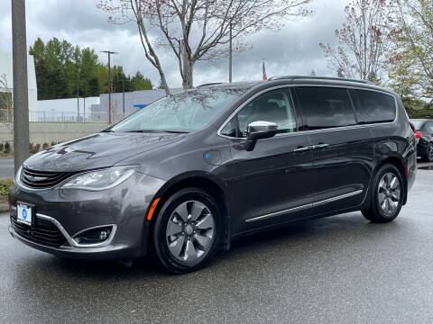 2018 Chrysler Pacifica Hybrid for sale at GO AUTO BROKERS in Bellevue WA