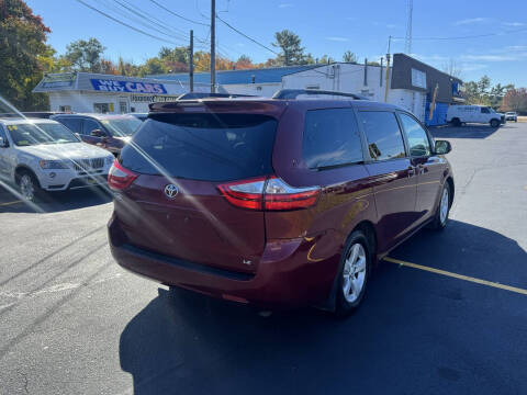 2015 Toyota Sienna LE 8-Passenger