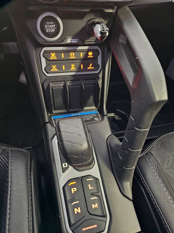 2025 Can-Am Maverick R X RS with Smart-sho