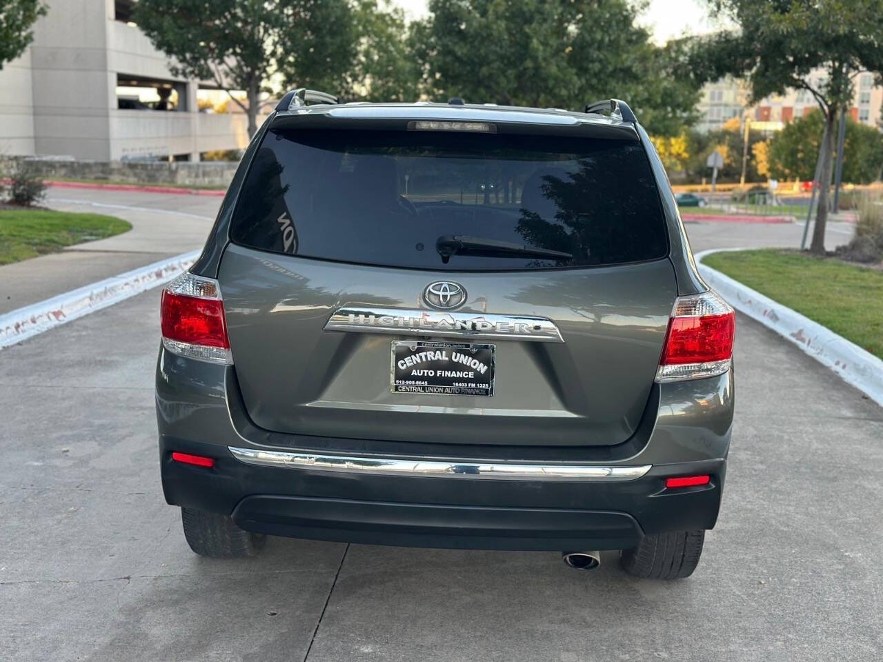 2012 Toyota Highlander for sale at Central Union Auto Finance LLC in Austin, TX