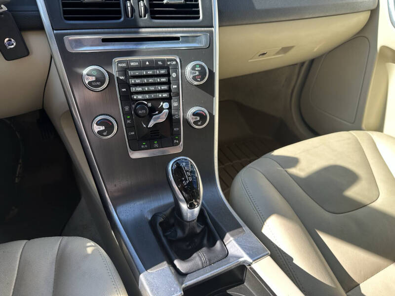 2015 Volvo XC60 T6 Drive-E