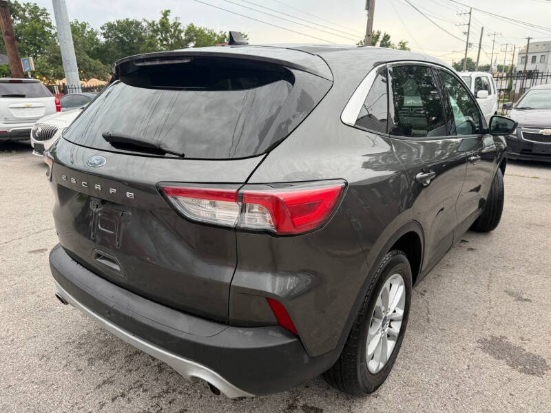 2020 Ford Escape SE