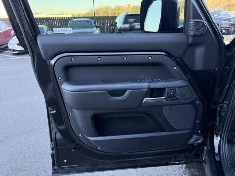 2024 Land Rover Defender 110 P400 X-Dynamic SE