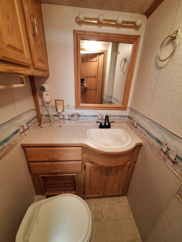 2002 Winnebago Adventurer