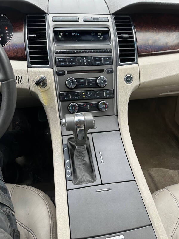 2011 Ford Taurus SEL