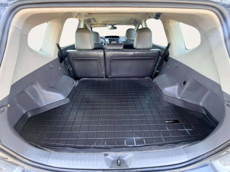 2012 Toyota Prius v Five