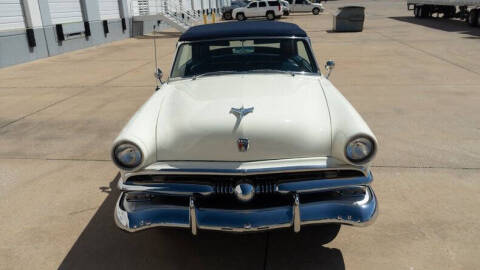 1953 Ford Crestline