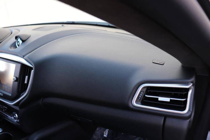 2016 Maserati Ghibli